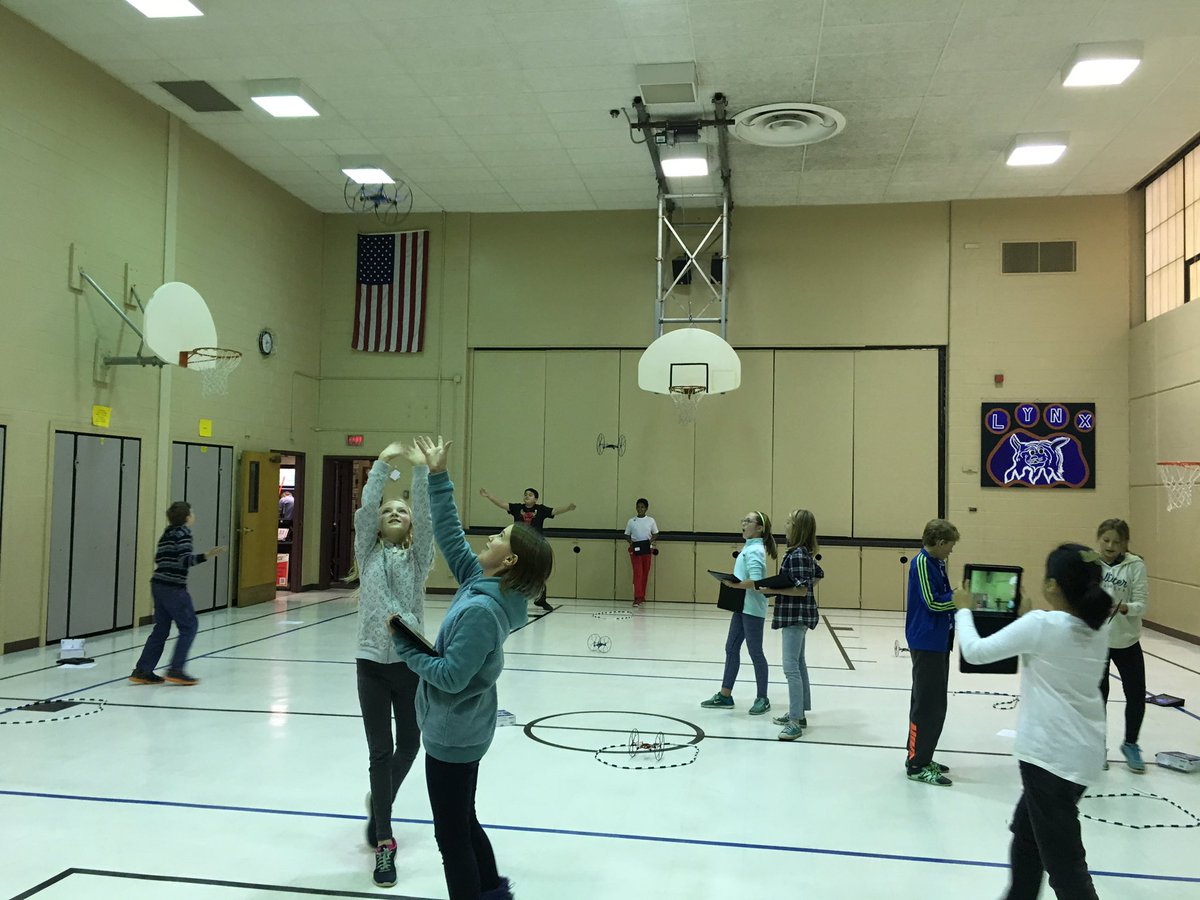 mscramer6's tweet photo. What do we do to spice up a Friday afternoon??? Fly drones!!! #STEM #WEHAVEFUNLEARNING @Loveland_School https://t.co/BbX9ufAyKN
