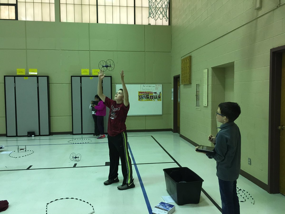 mscramer6's tweet photo. What do we do to spice up a Friday afternoon??? Fly drones!!! #STEM #WEHAVEFUNLEARNING @Loveland_School https://t.co/BbX9ufAyKN