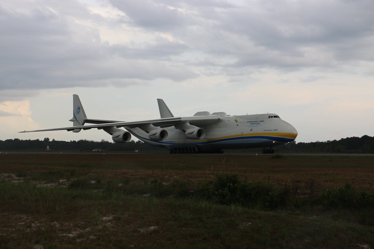 GitseBase's tweet image. Wauw... the #antonov225 #mriya is huge! Just arrived at #SMJP @flightradar24 @flightaware