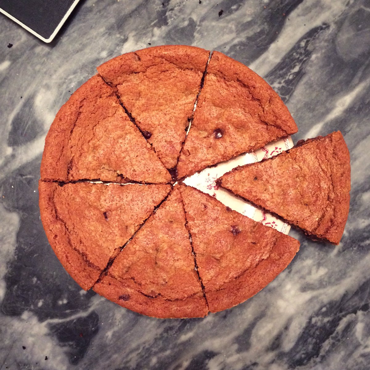 On the menu at <a href="/peckhamfeast/">Peckham Feastival</a> tonight: BROWN BUTTER CHOCOLATE CHIP COOKIE PIE!!! 😭😭😭