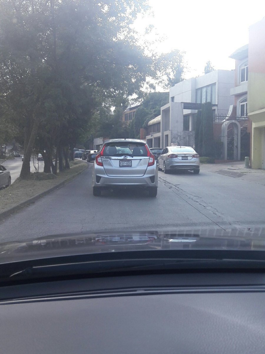 es un asco entrar a interlomas subiendo x av lomas anahuac