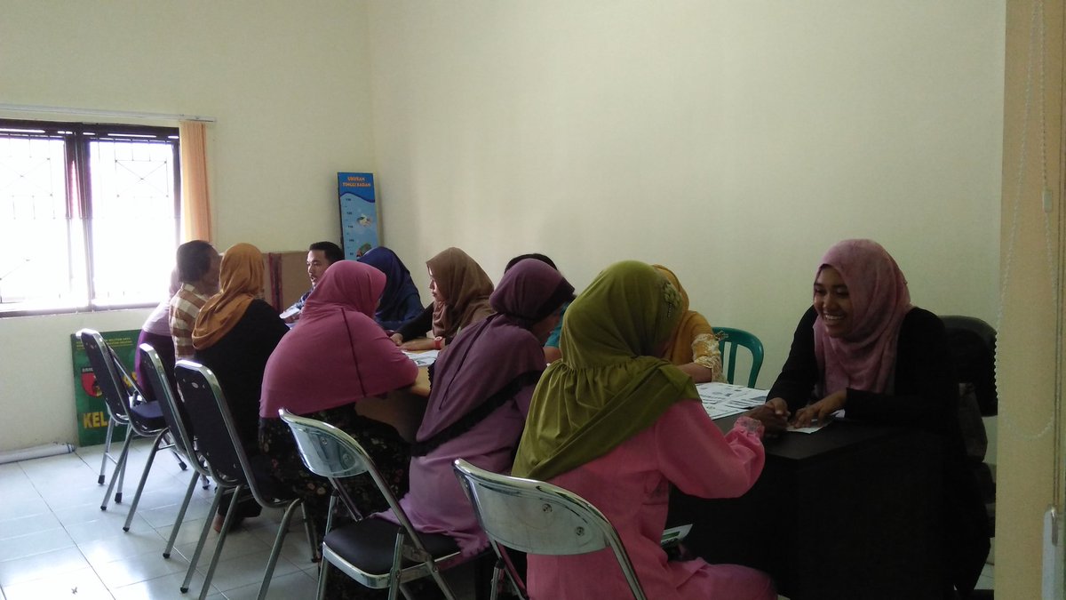 KSE_UB's tweet photo. [LIVE REPORT]

Konsultasi Gizi
GEBYAR AMBASSADOR 2016

#BPJSKetenagakerjaan 
#KampungProfesi 
#AmbasadorBPJSTK 
#KSEForIndonesia https://t.co/D018diRb5E