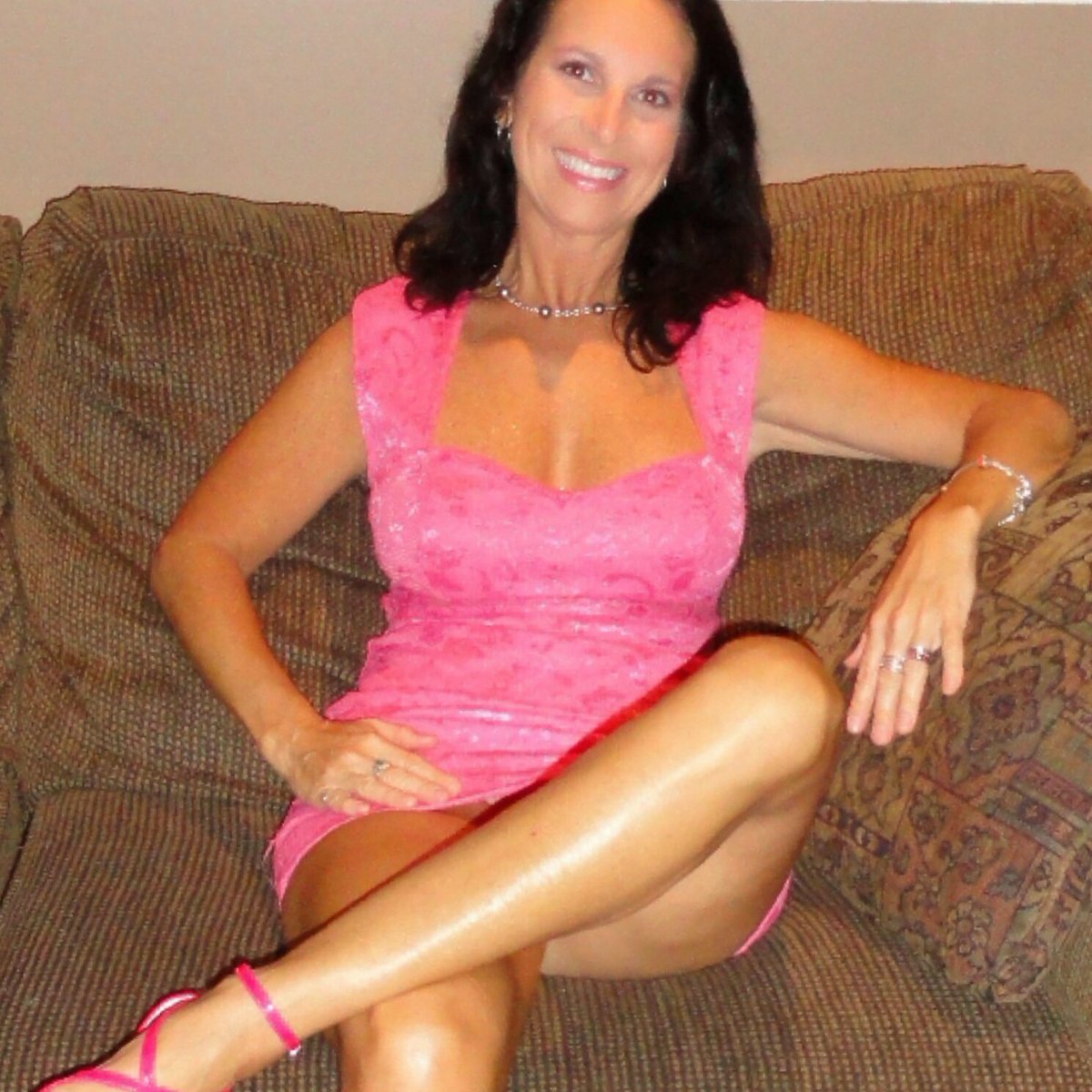 Carol and David on X: Waiting for the hockey game to finish...  #friskyfriday is in full swing... #swingers #milf #sexyfun  t.coARGbZu6xE6  X