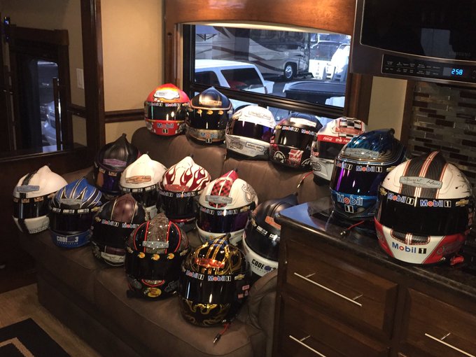 Watch Tony Stewart's leaked NSFW photo on TwXstars