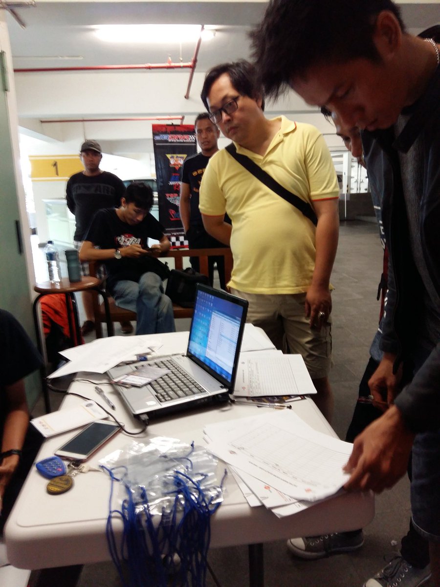 IHEAC_ID's tweet image. Sudah ada peserta Car Audio Challenge yg Register Ulang di Wisma 77. Wisma 77 berlokasi di sebelah Hotel Menara Peninsula. #IHEACshow2016