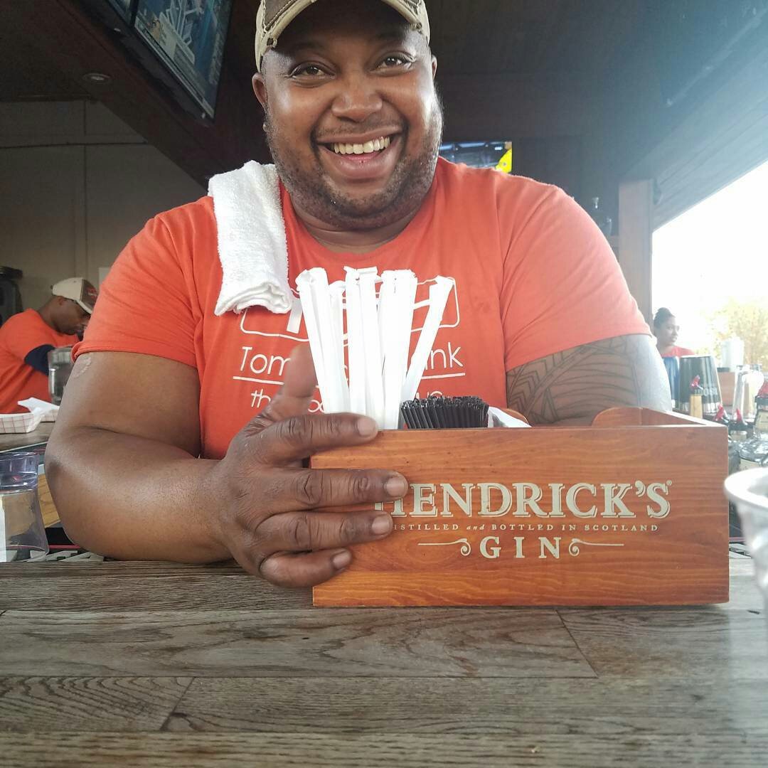 imdatherapist's tweet image. Our @AllNiteRadio #Streetteam meets the best people...at @tomdickandhank..meet @Mixologee33 Follow|Like|Love (and tip him) @tomdickandhank