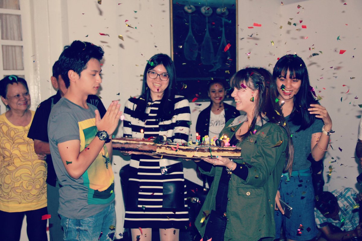 Nonton ya Pagi ini Liputan Birthday <a href="/RandyMartin98/">Randy Martin</a> di Status Selebrity SCTV jam 6 Pagi Dan Hot Shot jam 9