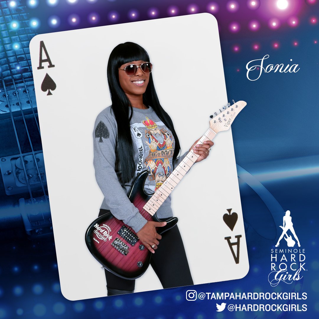 SoniaSonzW's tweet photo. Bangs✔ Glasses✔ Guitar✔ Smile✔
Rocking ain't easy! #Official #HardRockStyle #Rockvember @HardRockGirls https://t.co/R7R8m8AEbn