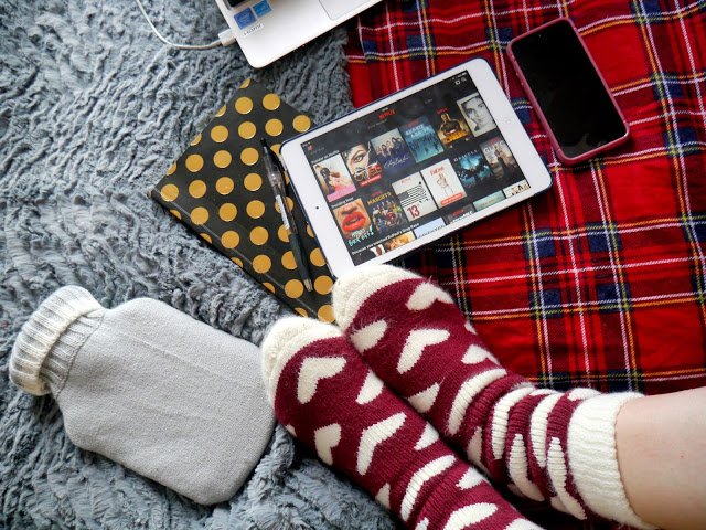 theatreandtonic's tweet photo. Let's get cosy! https://t.co/opeG7ALxFC β¨#CosyWinterBed #lbloggers #bdib #beechat #GRLPOWR #ukbloggers #jbtalks @TheGirlGangHQ https://t.co/v3C5zRMWdD
