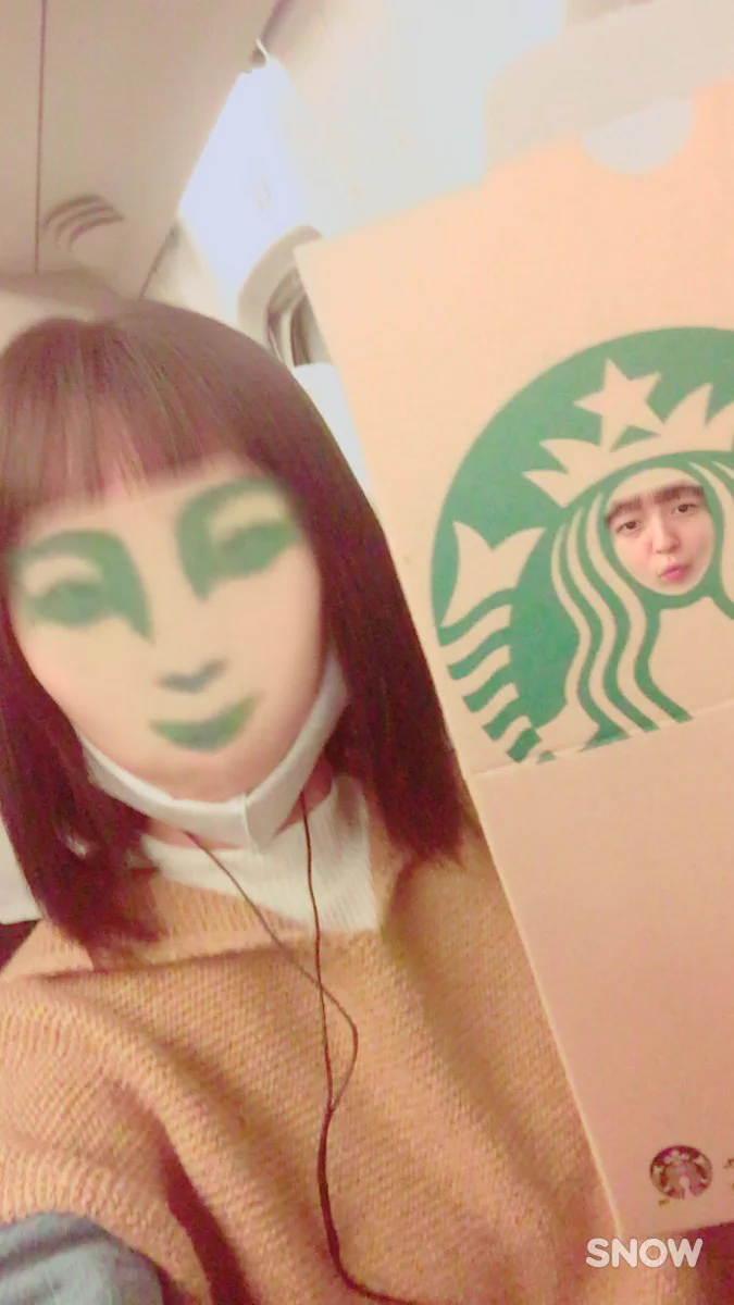 ナイスアイデアｗスタバのロゴの顔と自分の顔をsnowで入れ替えるとこうなるｗｗｗ