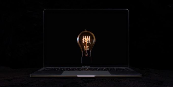 damiantiscornia's tweet image. La nueva #MacbookPro de 15 pulgadas usa #IntelIris Graphics. BandaGeek. buff.ly/2g4ksgW