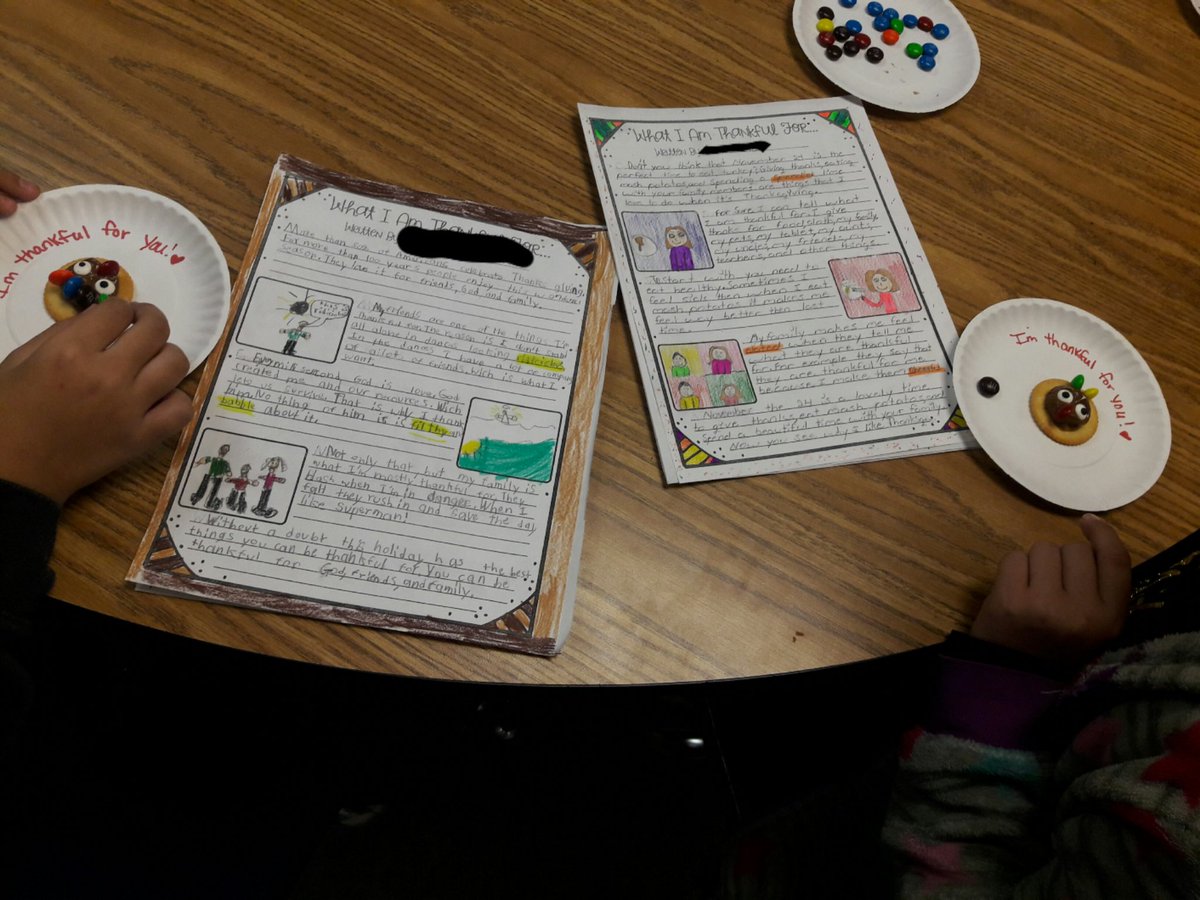 VCollier_ECES's tweet photo. Students made their own turkey to go along with their expository
"What I'm Thankful For"
Happy Thanksgiving!
#magnificentmoose #TeamSISD https://t.co/uF54ULxkIF
