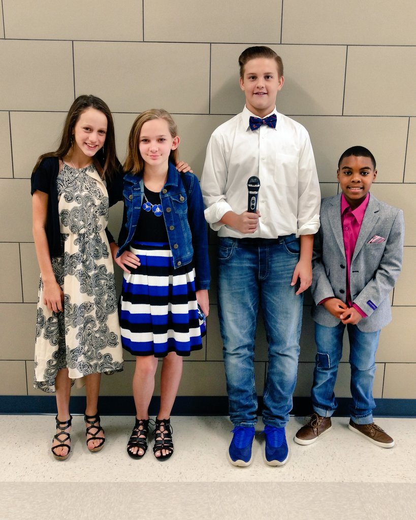 MrsOviedoSMS's tweet photo. Proud of my students' confidence, willingness to take risks and desire to learn from one another! #EnergyDebates  #SMSraidernation https://t.co/nTPuvhEnRF
