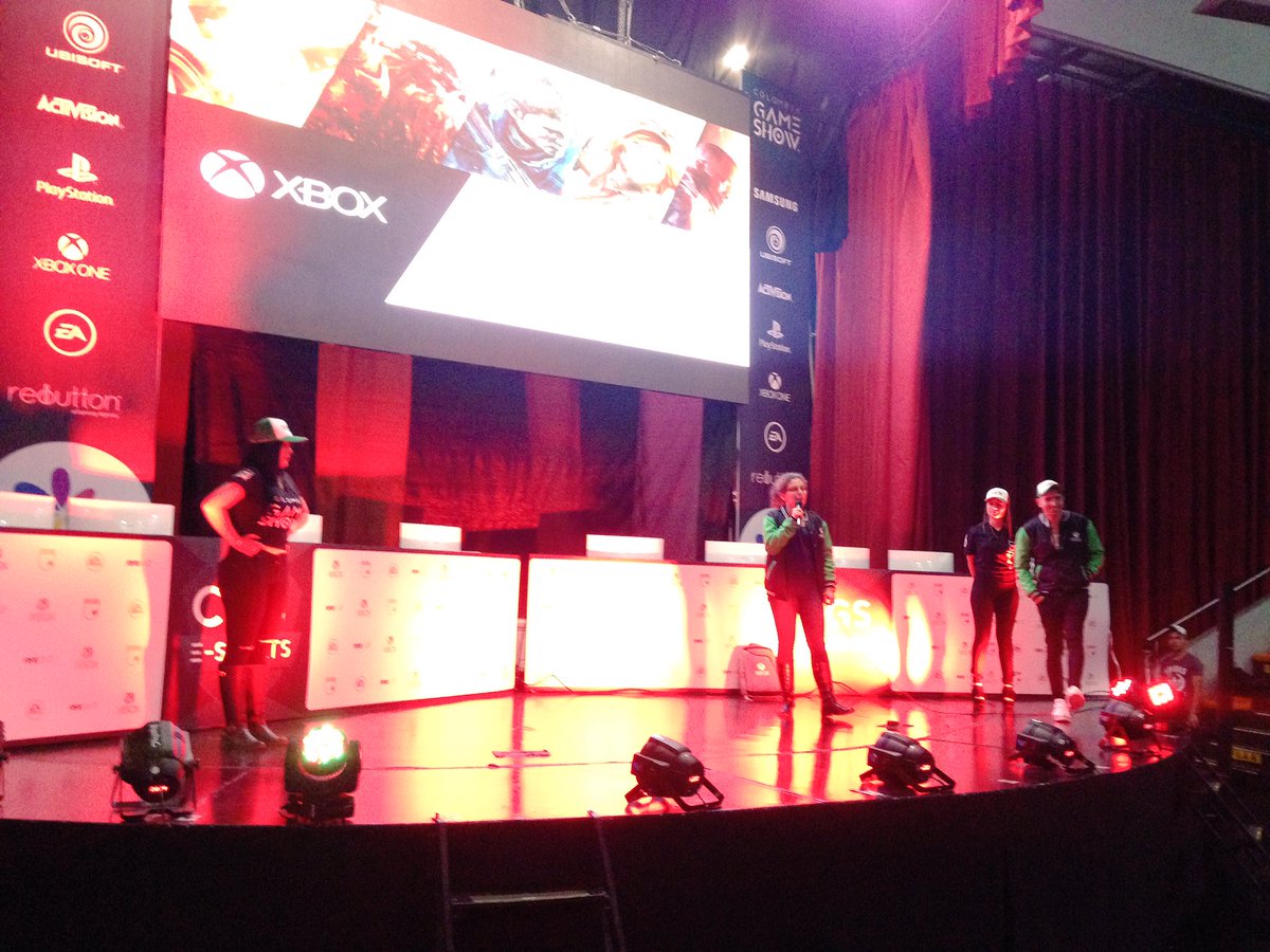 ColGameShow's tweet image. Ya está @XboxColombia celebrando sus 15 años con nuestros gamers #EnCGS2016 .