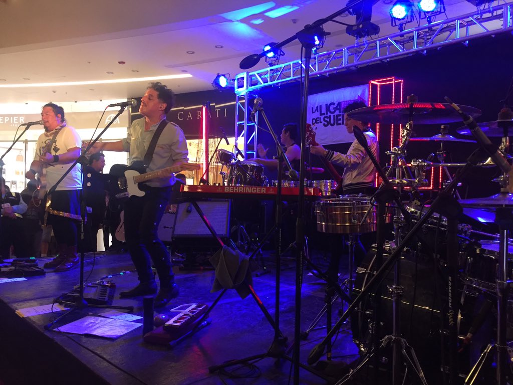 cclaramblaperu's tweet photo. #LaLigaDelSueño en vivo en La Rambla San Borja!!! 🤘🏽🤘🏽 https://t.co/aHz18Z0FIY