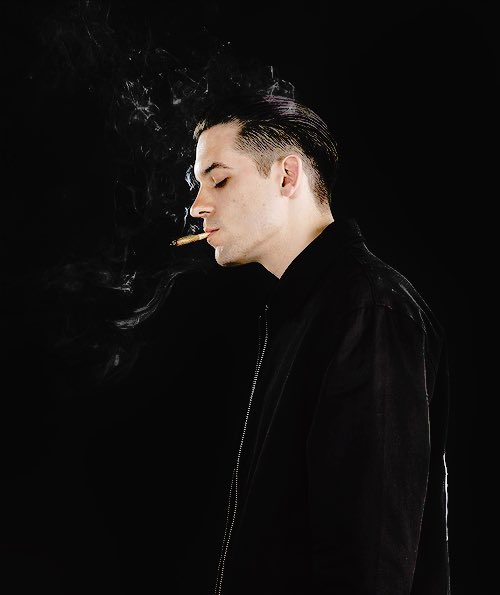 — Give me a name I could use to play G-Eazy in RP with. #TWDFamily