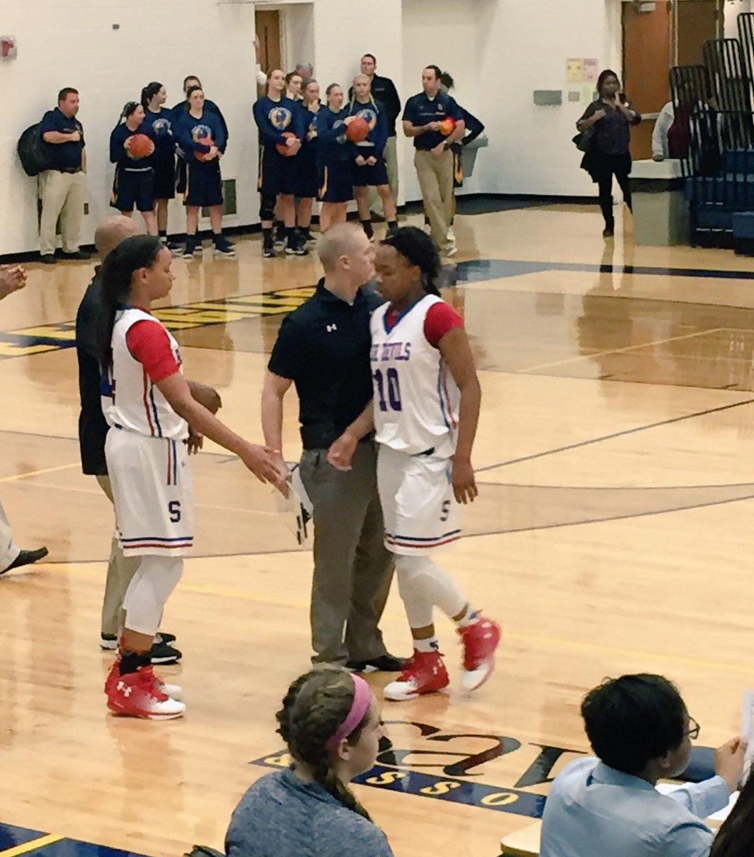 InsiderExposure's tweet photo. Springfield (OH) has a nice team. Good mix of SRs &amp; underclassmen, Sophs Cierra Harris, Tia Crape, Martaisha Hawkins &amp; Fr. Rayonna Armstrong https://t.co/ECqp3PthJl