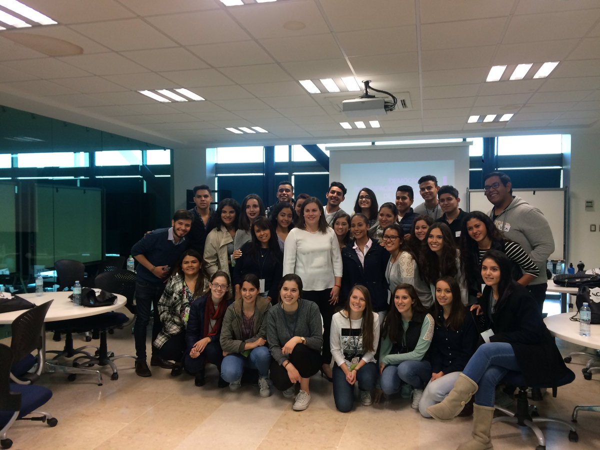 CardenasDiana's tweet photo. Gracias por esta experiencia! Democracia y Participación Electoral de los Jóvenes Universitarios @IEEAGS #CILE2016 @ITESMSanLuis https://t.co/vo62NxhrFI