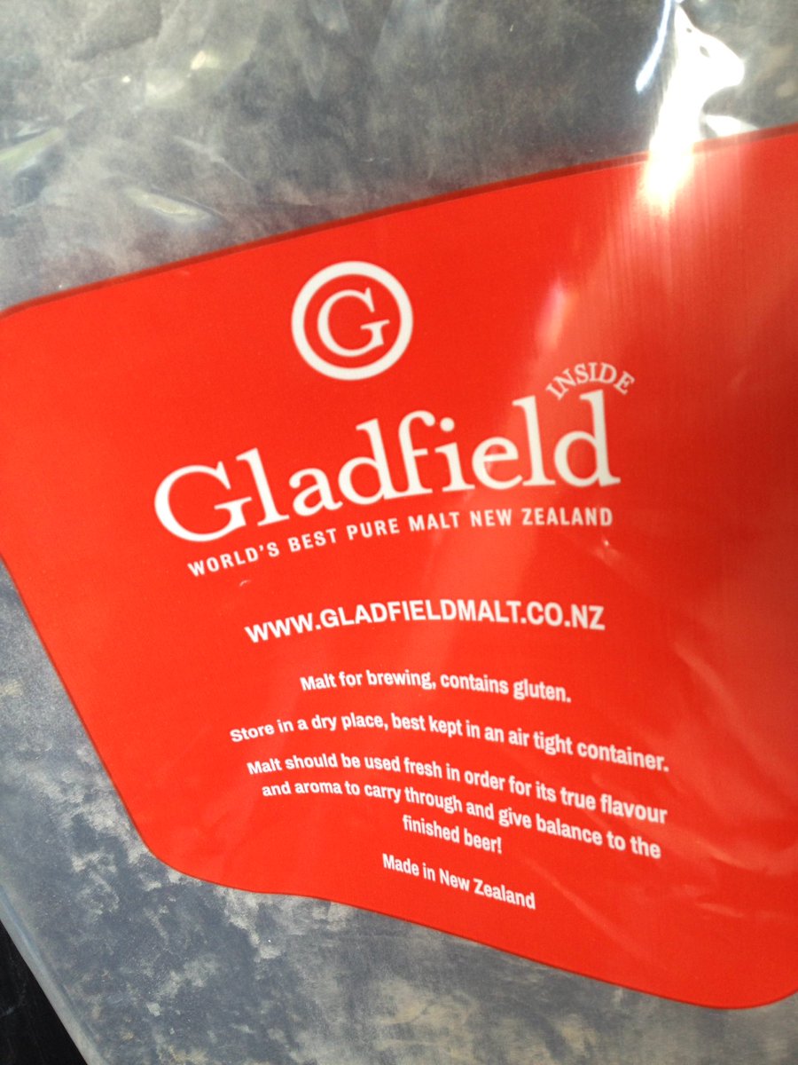 Using <a href="/GladfieldMalt/">Gladfield Malt</a> American Ale for the first time, lovely bit of home brewing going on.