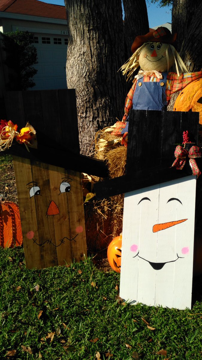 CovenantCraft's tweet image. We just completed 4 orders for these reversible scarecrow/snowman &amp;amp; now we have another! Place your order today! 
$49.95 + Tax