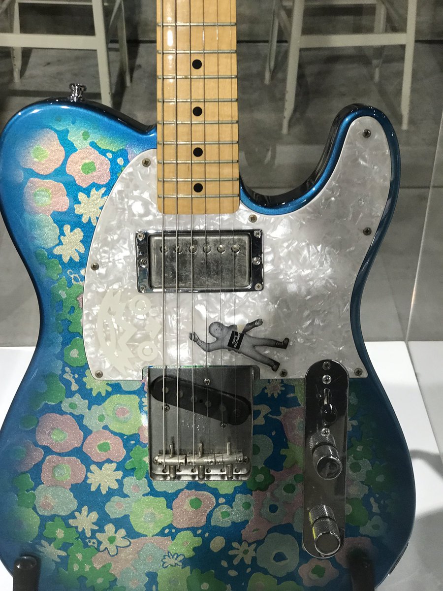 ブルーフラワーが展示されると言う事で早速「mudef Charity Market