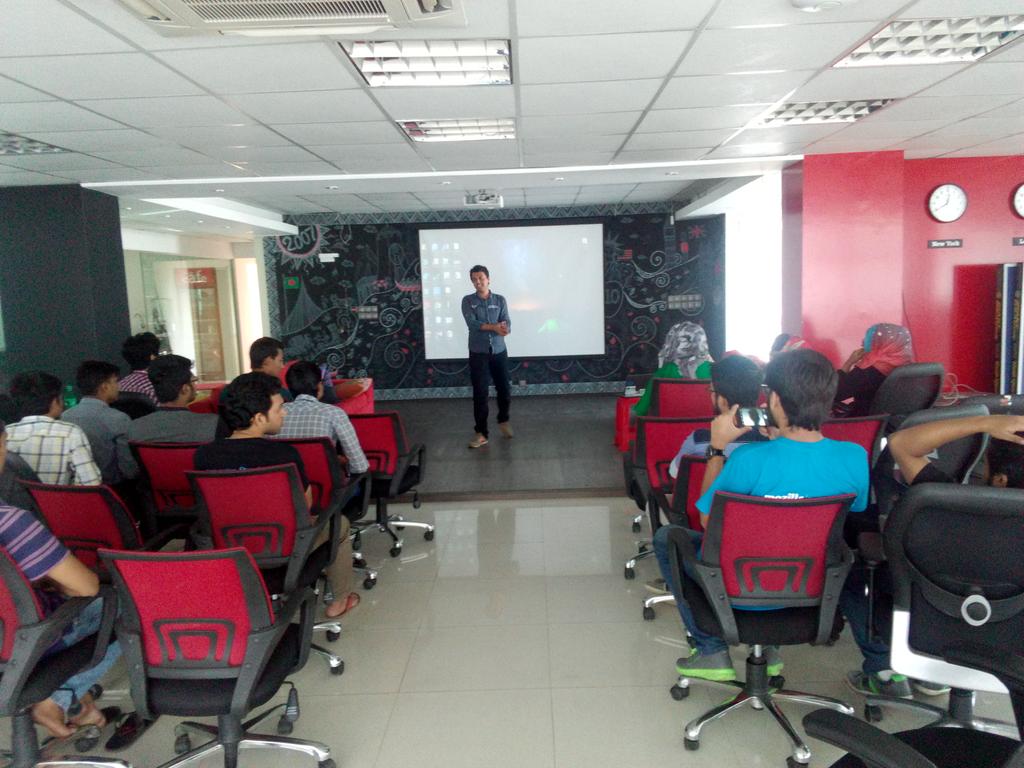 Z547Khalid's tweet image. Just Started... #WebTechTalk @mozTechSpeakers  @MozLearn @mozillaBD