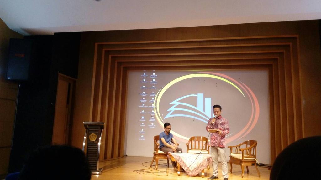 PNEBC2016's tweet photo. Moderator utk Seminar PNEBC 2016"Strategi Indonesia dlm Meningkatkan Pertumbuhan Ekonomi Nasional", Susanto Prakoso https://t.co/nZjYhIQ9ZQ