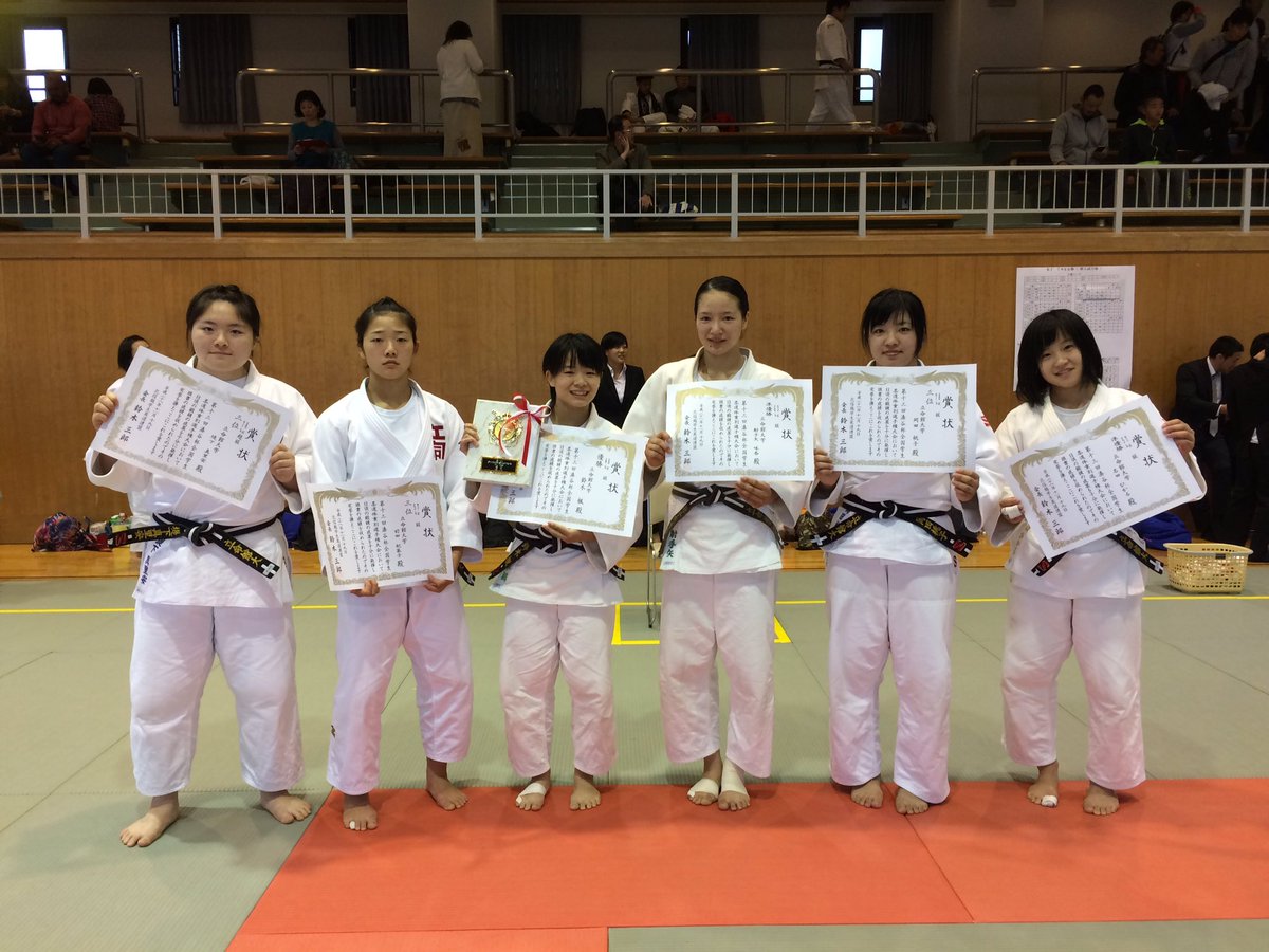 立命館大学体育会柔道部 結果 第13回湊谷杯全国学生体重別選手権大会 48kg級 鈴木楓 1位 57kg級 名田ひかる 2位 前田妃菜子 3位 63kg級 射手矢味香 2位 78kg級 岡田桃子 3位 78kg超級 堤下真里安 3位 応援ありがとうございました T Co
