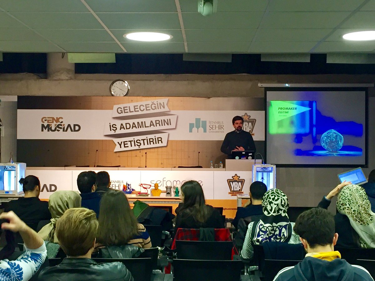 ybaacademy's tweet photo. #yba2016 3D Yazıcı Modelleme eğitimiyle devam ediyor! 
@3Dortgen eğitimiyle #3dmodelleme https://t.co/lQjS0PVc15