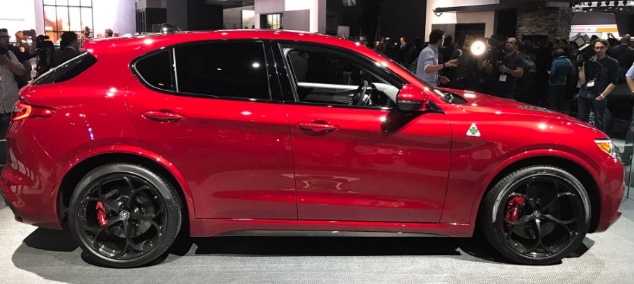 formulautotrend's tweet image. Recuerda que en punto de las 9 Hrs. tendremos toldo lo acontecido al #autoshow2016, Invitados, Gadgets y más en: @formulautotrend @Achury1