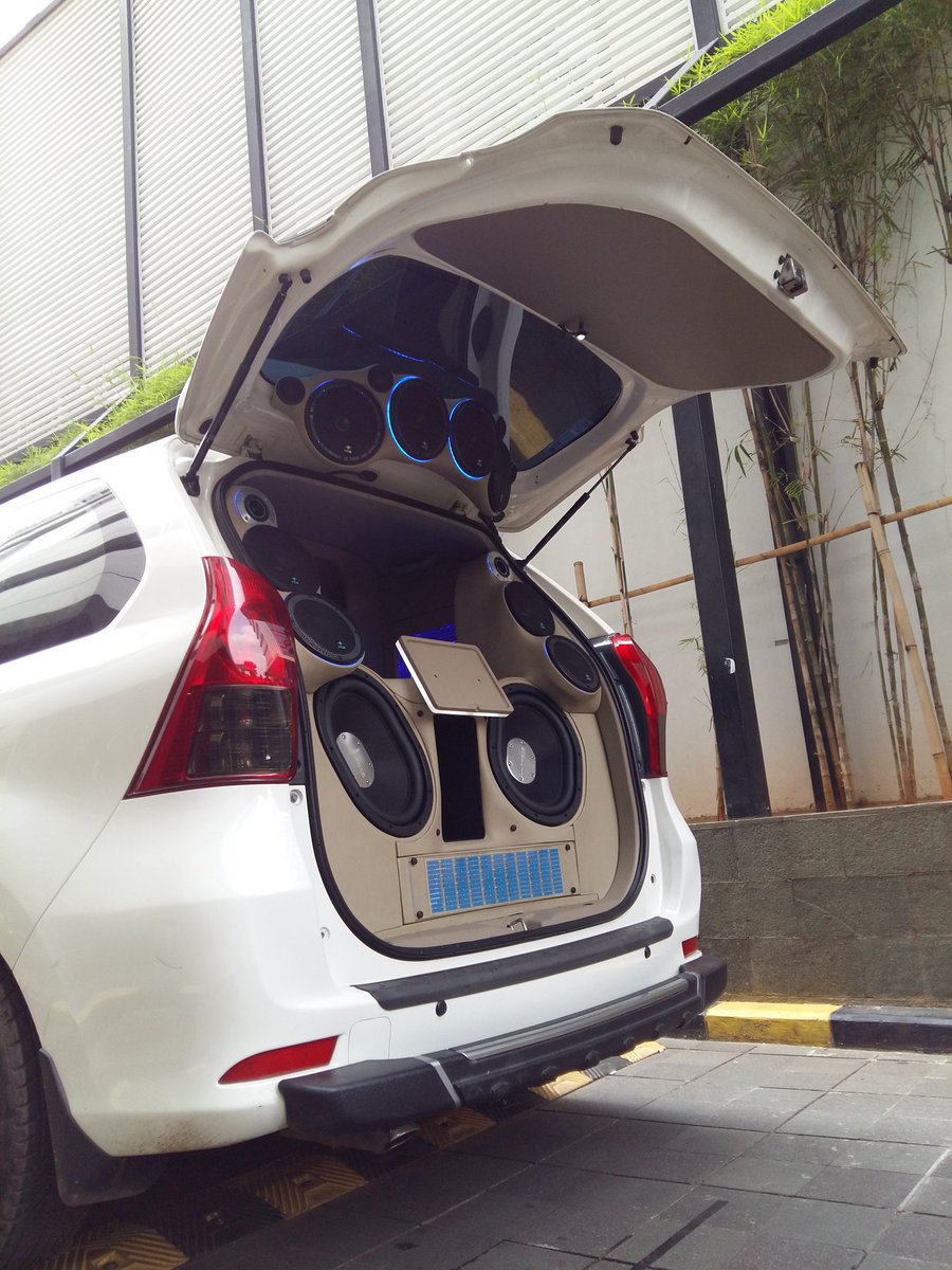 IHEAC_ID's tweet image. Kap belakang mobil wajib dibuka di depan juri yg menilai. #IHEACshow 2016 #IASCA