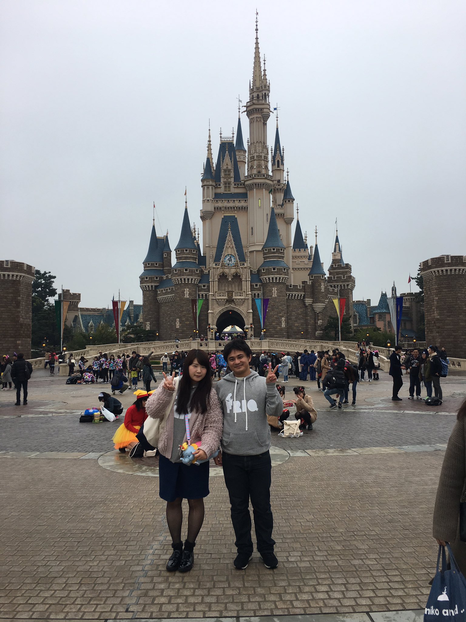 ううの ディズニー最高 ヾ E Friq パーカー男子 パーカー女子 ますださえこ 双子コーデ おそろコーデ ディズニーランド シンデレラ城 T Co R4sysvjnwj Twitter