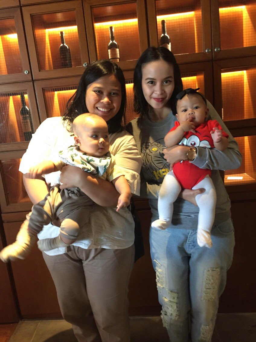 sekalian babies reunited yihaaaa keko ketemu dirga! #PakaiPampers #TerasaSelembutSutra