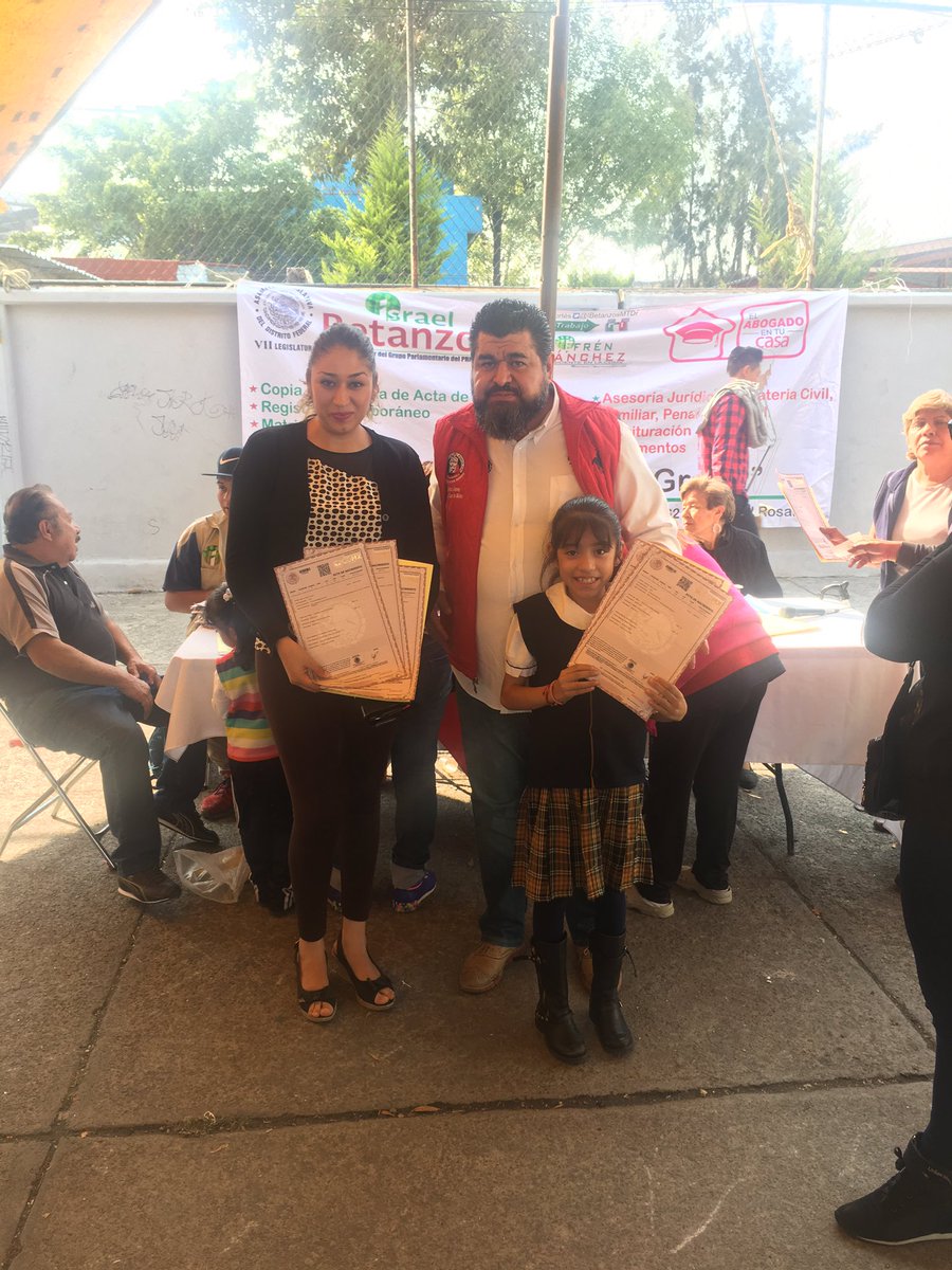 esanchezXXXI's tweet photo. #BuenFin en Mirasoles se entregaron 400 actas pendientes además d su programa de abastoysalud #SeguiremosApoyando #IztapalapaUnidayAtendida https://t.co/copefyS9yD