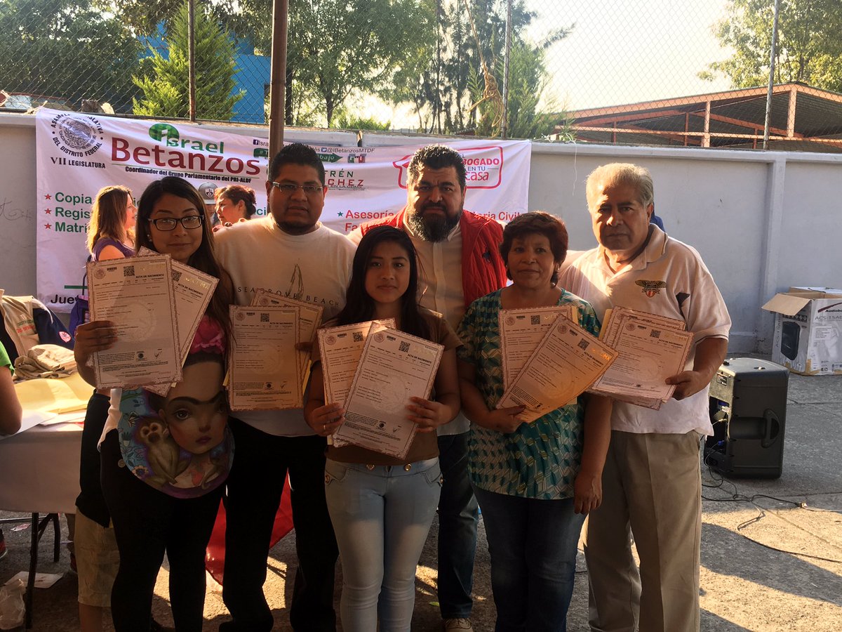 esanchezXXXI's tweet photo. #BuenFin en Mirasoles se entregaron 400 actas pendientes además d su programa de abastoysalud #SeguiremosApoyando #IztapalapaUnidayAtendida https://t.co/copefyS9yD