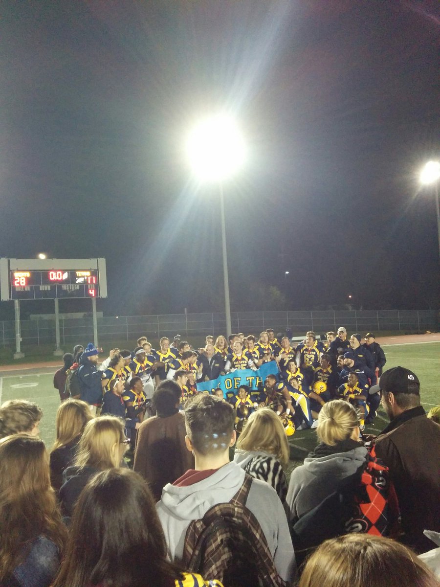 peterphysics's tweet photo. Congrats boys. 3rd time in a row. #dwyergangorhang #saintsfootball #PDWhat https://t.co/I6dF0DXiMK