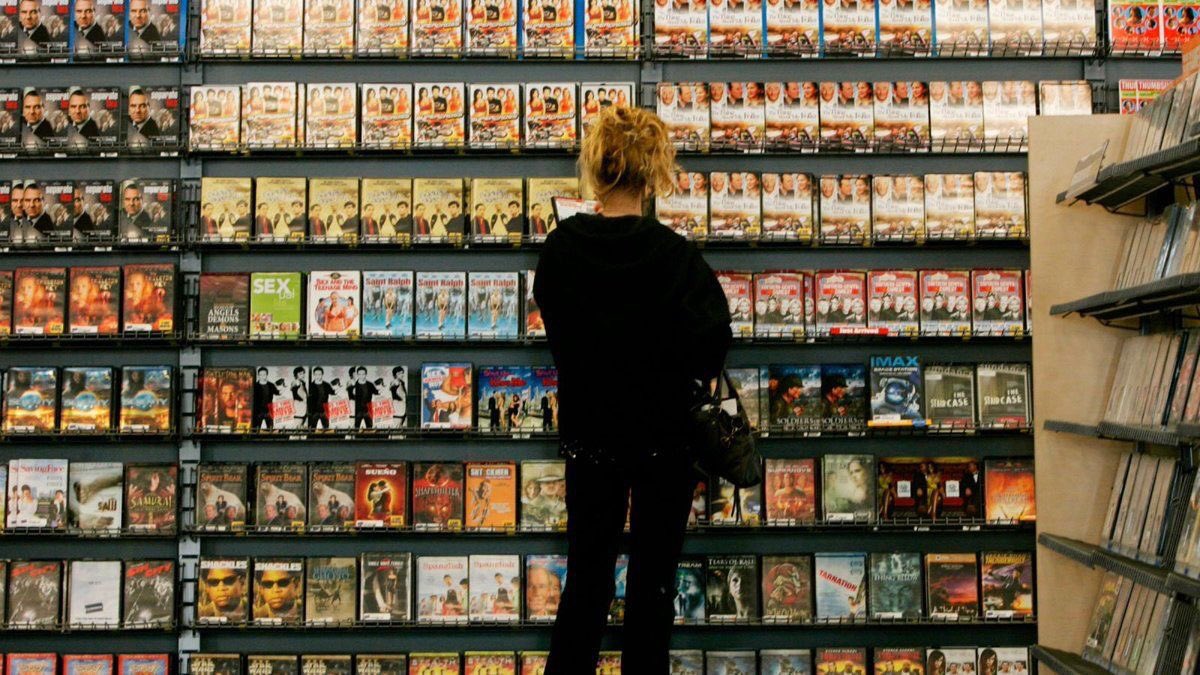 I miss the good old days of going in and picking up candy and a movie from blockbuster 📼😭😭😭