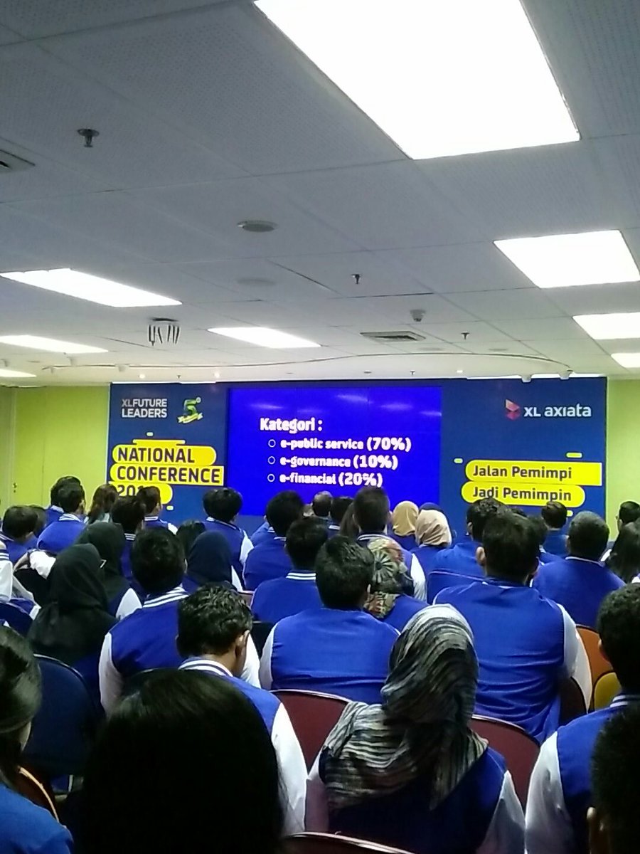 Di #NationalConference2016 ini mbak <a href="/TurinaFarouk/">Turina</a> juga menjelaskan mengenai #XLFL Digital Leaders Competition yg menjaring &gt;1000 proposal