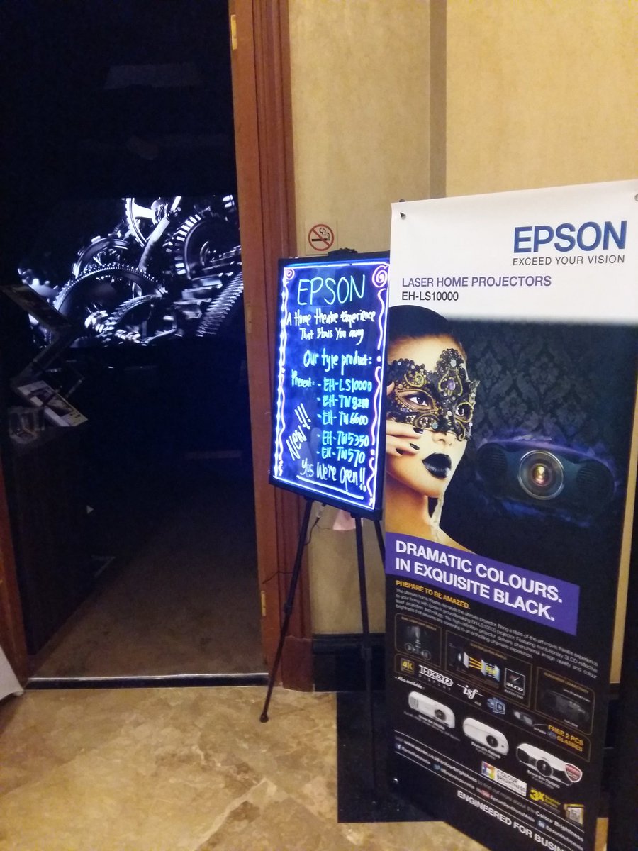 IHEAC_ID's tweet image. Room Epson ada di Lt. M1. Ruangannya Sudah di set up menjadi Home Theatre with 4K projector. I suggest you must come here Audiophillers!