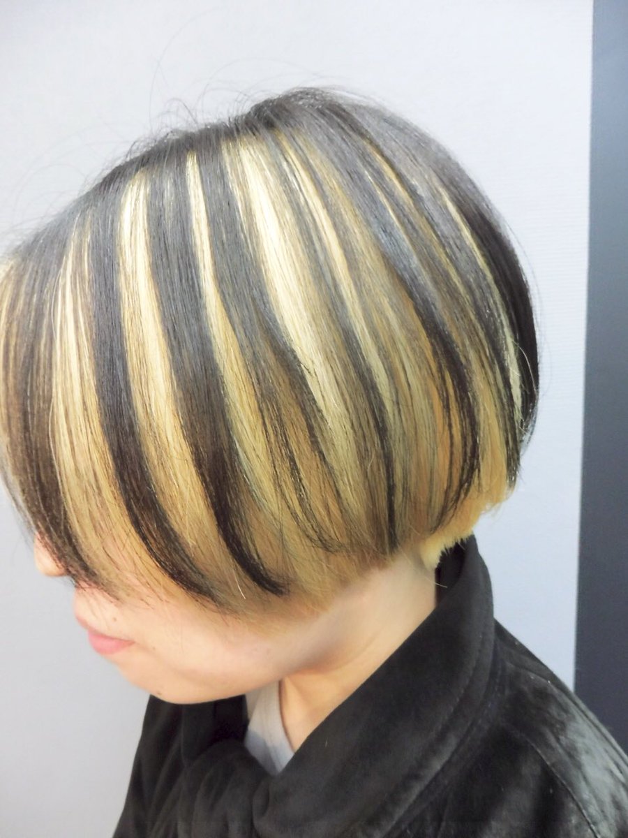中目黒美容室from0287 A Twitter 表面の髪の毛以外ブリーチで 黒と金がチラホラチラホラ ブリーチ 中目黒 美容室