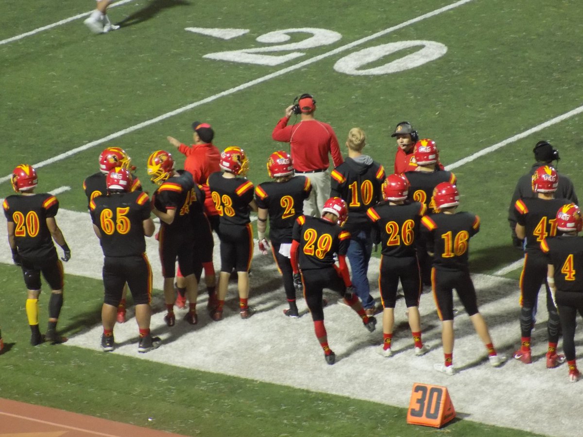 ConorMcGillTV's tweet photo. After 3 Oakdale finds themselves up against Vista Del Lago 56-27! @BlackHatFootbal https://t.co/Oxs9BwvHVf