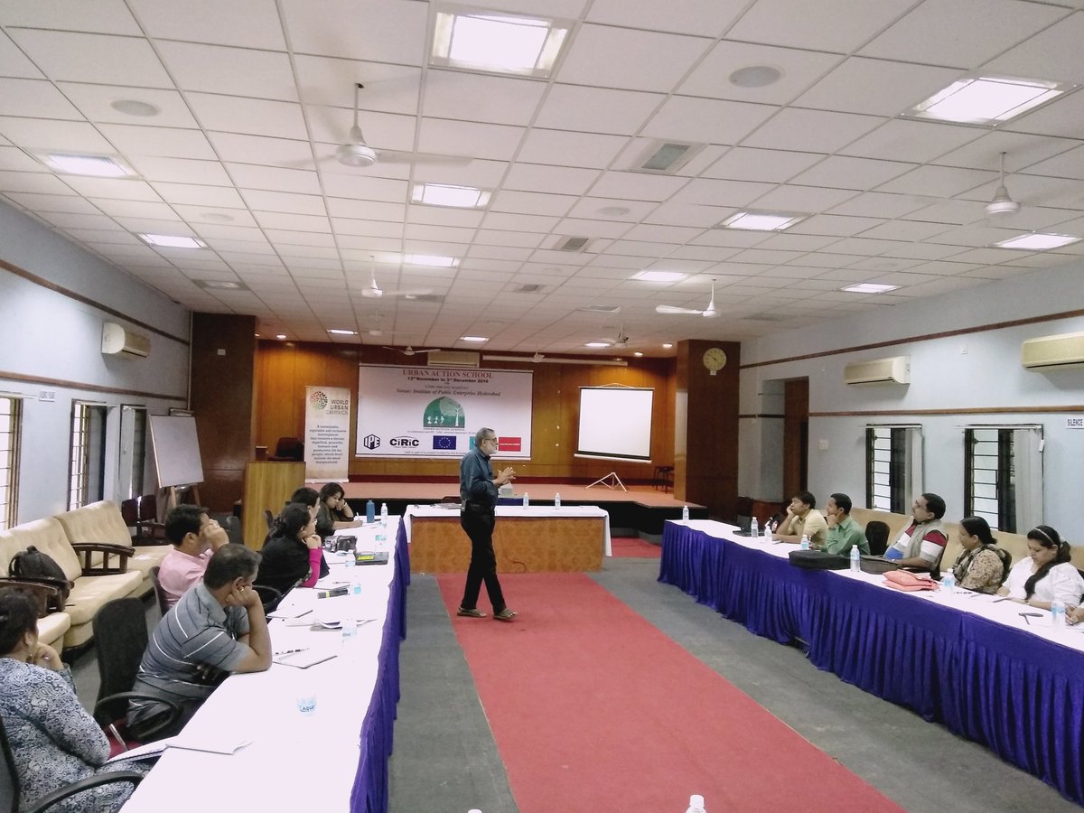 CHDIndia's tweet image. #RenewableEnergy #DigitalCommon by#Prabir at #UrbanActionSchool @CiRiC_India @ActionAidIndia @sndeep @induprakashsin1 @sushantsmiley #UAS