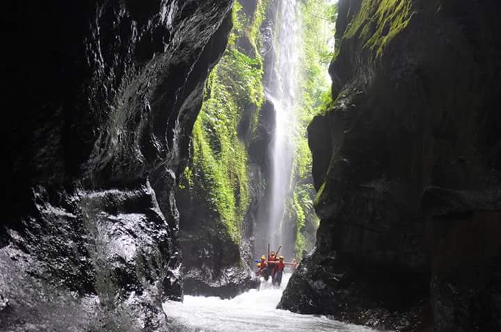 rantocanyon's tweet photo. Luangkan sedikit waktu di antara hari sibuk yg penuh dengan rutinitasmu untuk bisa berlibur di sini😉
#backtonature 😍 https://t.co/pgk2xhEFtm