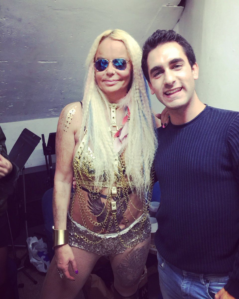 manelferrer's tweet photo. Bailalo salchipapa bailalo salchipapa!!!💃 @sabaterleticia #letirap #plasticdolls #diva #night #party #backstage https://t.co/R3iEJKFqAF