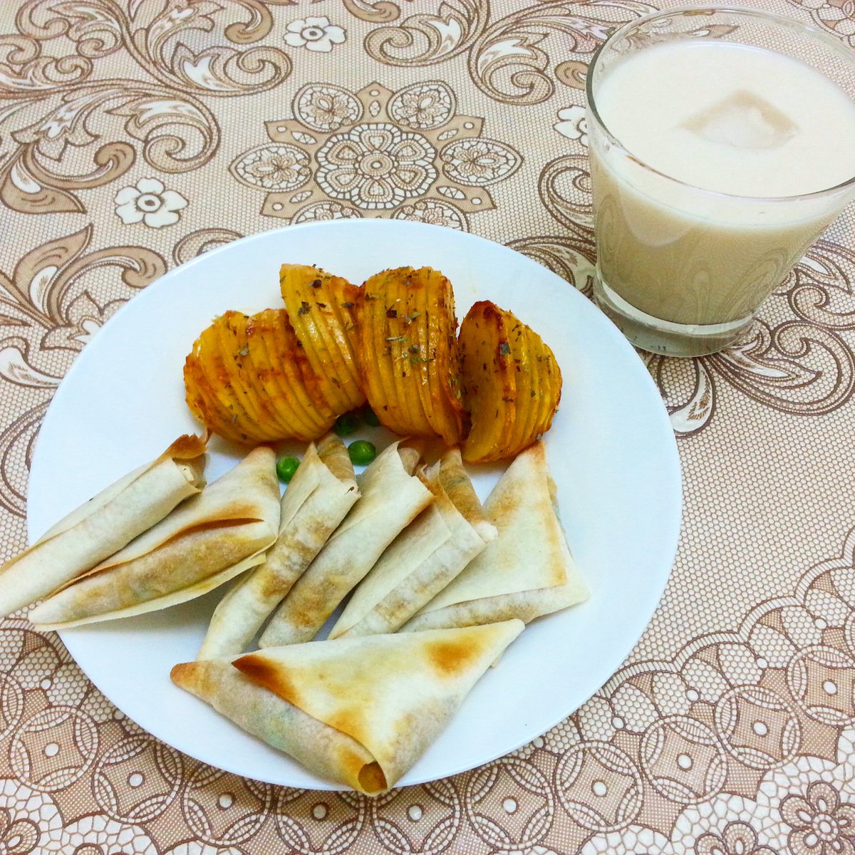 chaikappi's tweet photo. Quick Baked Snacks for lazy weekends - Samosas and Spicy Potatoes 
https://t.co/Mq38AFt6Fg
#foodies #bakedsnacks #HealthyFood https://t.co/II7VG3kuKR
