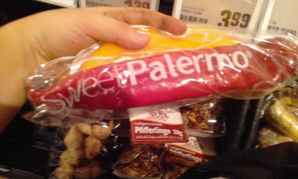 Wander around <a href="/REWE_Supermarkt/">REWE</a> in #Heidelberg, find <a href="/SweetPalermo_es/">Sweet Palermo® ES 🌶</a> <a href="/SweetPalermo/">SweetPalermo</a> and feel #home! <a href="/cristobalvarez/">Cristóbal Álvarez</a> <a href="/RijkZwaan/">Rijk Zwaan</a> <a href="/rijkzwaanES/">Rijk Zwaan ES</a>