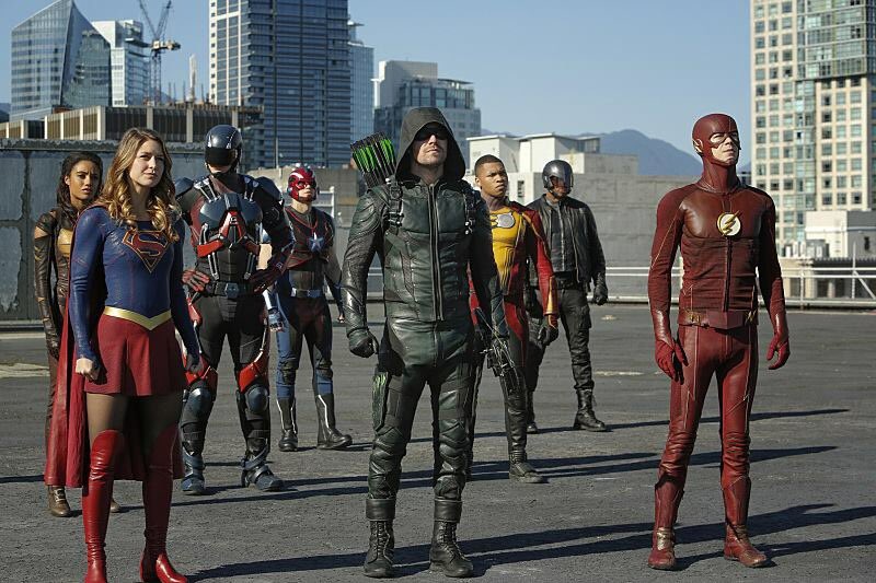 theflashbot's tweet photo. ภาพจากตอน 4-Ways Crossover ครับ โดยเนื้อเรื่องจะเริ่มจากตอนของ Supergirl (29 พ.ย. 59) 1.
 #TheFlash #Supergirl #LegendsOfTomorrow #Arrow https://t.co/a3Qk1LaodM