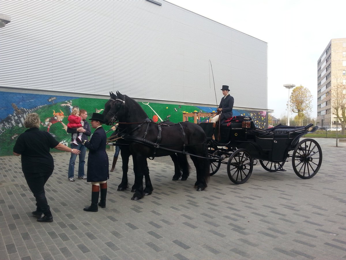 Sigrid van Vliet (@sigridvanvliet) on Twitter photo Om 10.30 uur vertrekt de #Sinterklaas optocht vanaf #buurtcentrum Voorn #Langerak <a href="/DOENJAutrecht/">DOENJA Utrecht</a>. Komt allen! Om 10.30 uur vertrekt de #Sinterklaas optocht vanaf #buurtcentrum Voorn #Langerak <a href="/DOENJAutrecht/">DOENJA Utrecht</a>. Komt allen!