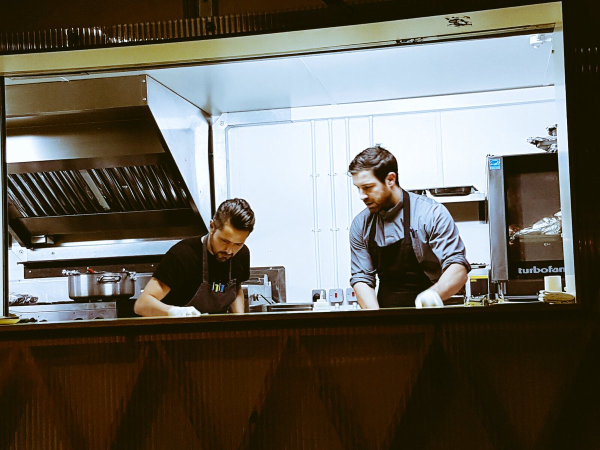 Really good popup last night!Thank you guys @Farmopolis <a href="/TheMagazineLDN/">The Magazine</a> <a href="/koflerkompanie/">Kofler & Kompanie</a> for your help 🙂#floatingtable #ona #chilean #kitchen