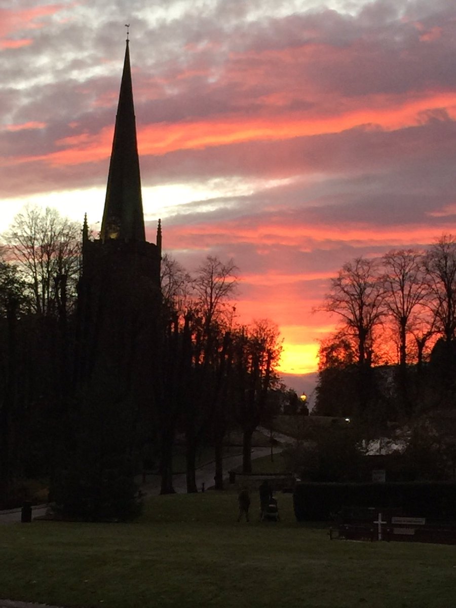bospro's tweet image. Sunset over #Bromsgrove @FriendsStJohns